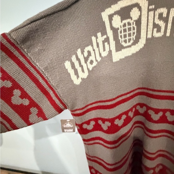 NWT Disney Men's Beige and Red Zip-Up Sweater - Picture 8 of 13